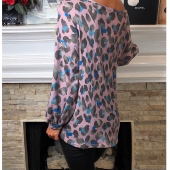 Soft knit leopard print top - Picture 7 of 7